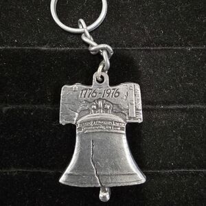 Olde Colonial Pewter LIBERTY BELL KEYCHAIN Bicentennial